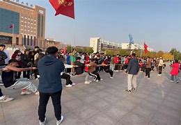 包含克罗地亚-苏格兰，轻取小组赛第一名的词条